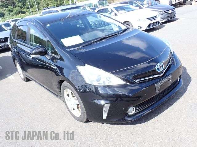 Toyota Prius Alpha 2014 1800 Image