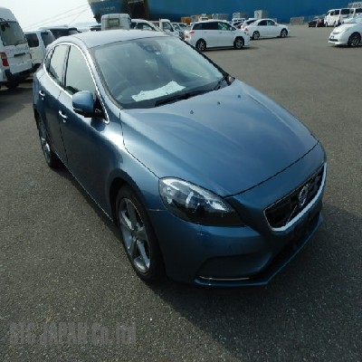 Buy Japanese Volvo V40 At STC Japan