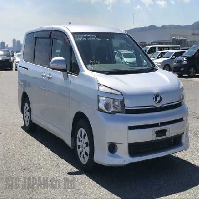 Buy Japanese Toyota Voxy  At STC Japan
