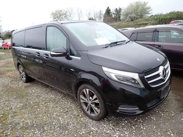 Mercedes Benz  V Class 2015 2200 CC Image