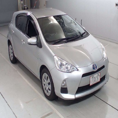 Buy Japanese Toyota Aqua S At STC Japan