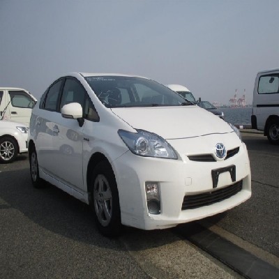 Buy Japanese Toyota Prius  At STC Japan