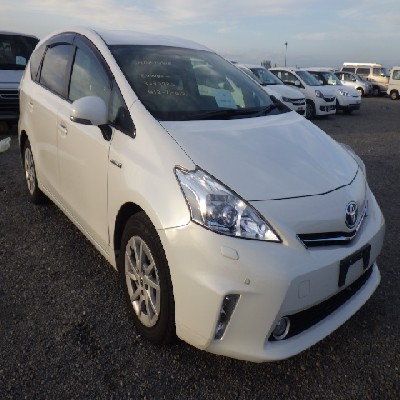 Buy Japanese Toyota Prius Alpha At STC Japan