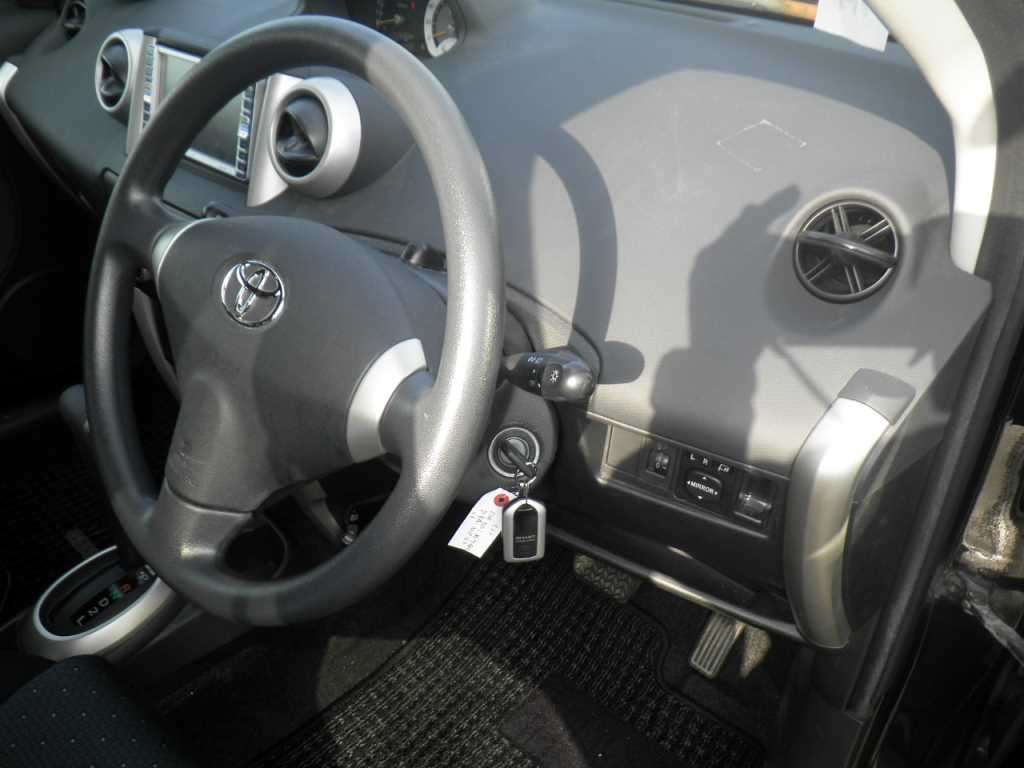 Toyota IST 2005 1300cc Image  - STC Japan